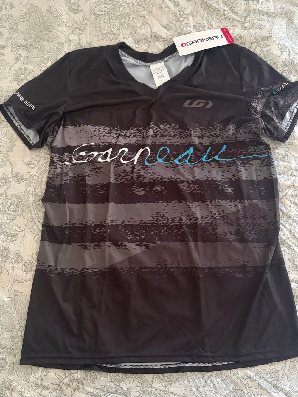 NWT! Louis Garneau Black & Blue ‘Team T’ Performance V-Neck Cycling Jersey Sz L